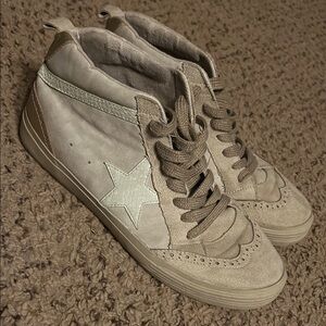 ShuShop Beige and White Star Sneakers